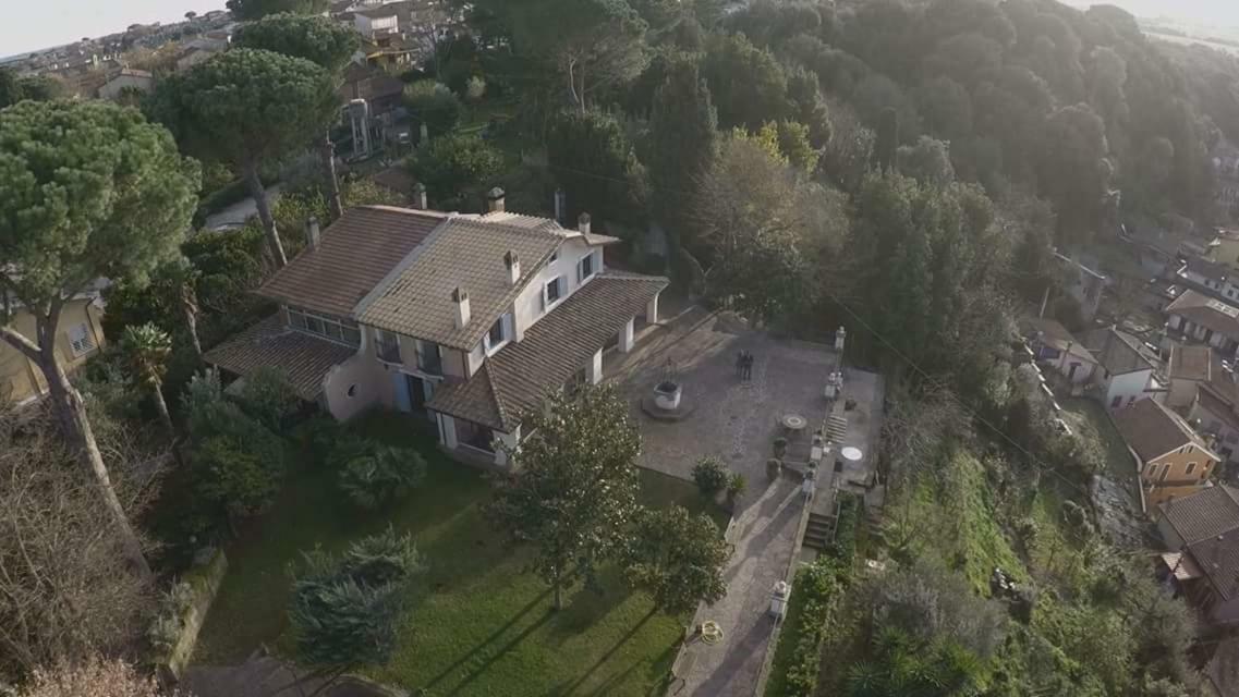 La Villa Di Augusto Ангуилара Сабация Екстериор снимка