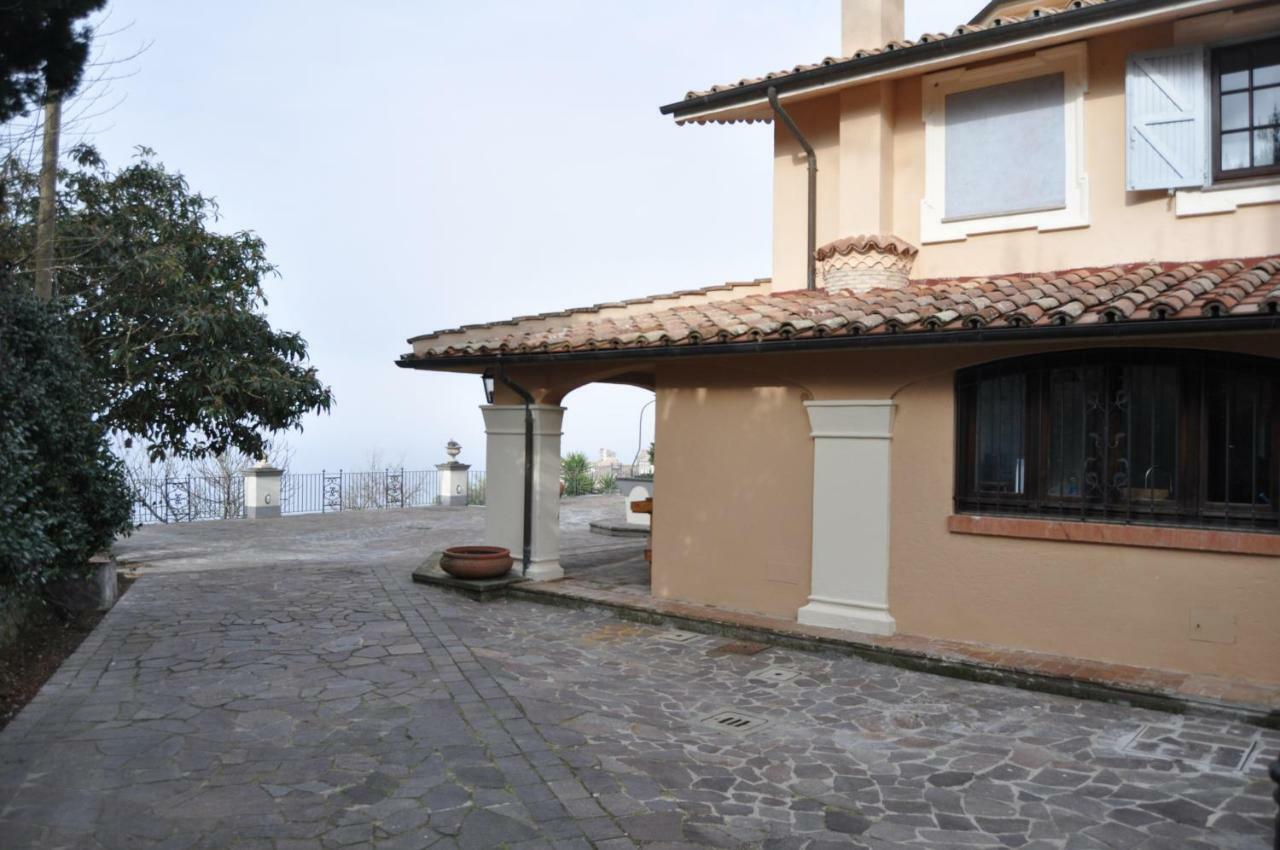 La Villa Di Augusto Ангуилара Сабация Екстериор снимка